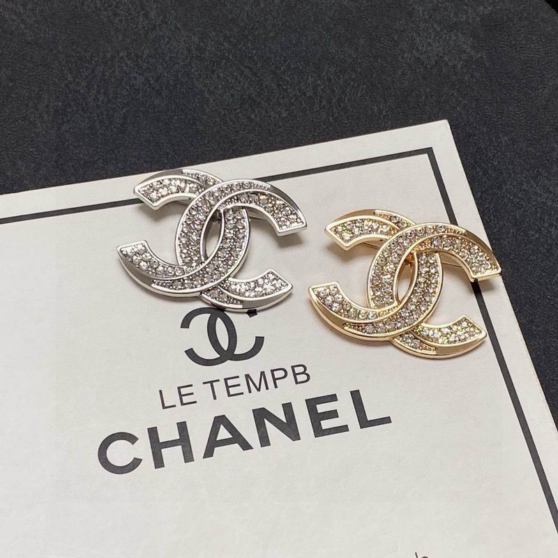 Chanel Brooch 04yxs114